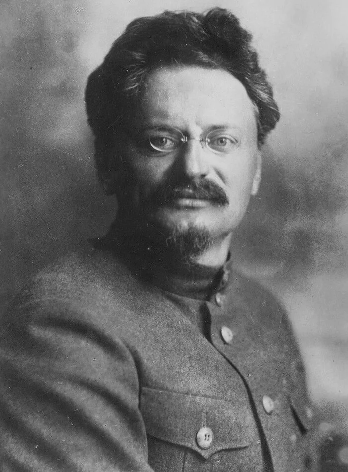 If we leave, we'll slam the door like that... - Politics, Quotes, the USSR, Leon Trotsky, Europe