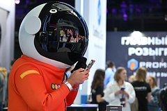 Мошенник притворился застрявшим на МКС космонавтом и выманил миллионы на ракету