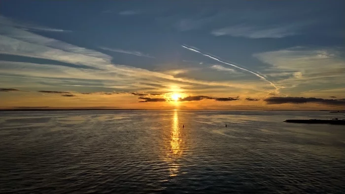 Sunset. marquise puddle - Saint Petersburg, The Gulf of Finland, Sunset, Yacht Bridge, Longpost