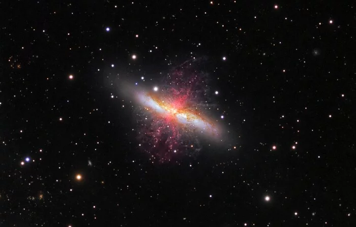 Галактика Сигара или M82 - Планета, Астрономия, Вселенная, Млечный путь, Галактика, Астрофото, Созвездия, Большая Медведица