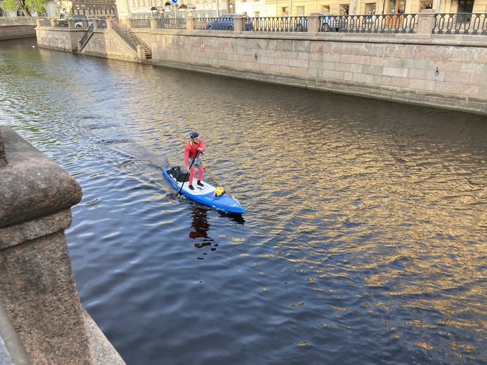 Плывёт по течению…