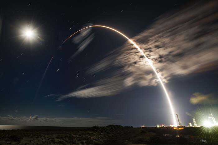 Falcon 9     Eutelsat HOTBIRD 13F , , , ,  , , , , , Falcon 9, SpaceX, 