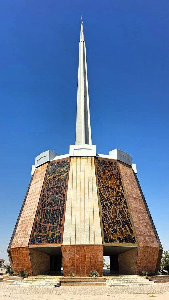 Response to the post Stained glass window by Vladimir Tverdokhlebov at the National Academy of Sciences of the Republic of Kazakhstan (Almaty) - Stained glass, Mosaic, Longpost, Uzbekistan, Karshi, Monument, Made in USSR, Reply to post