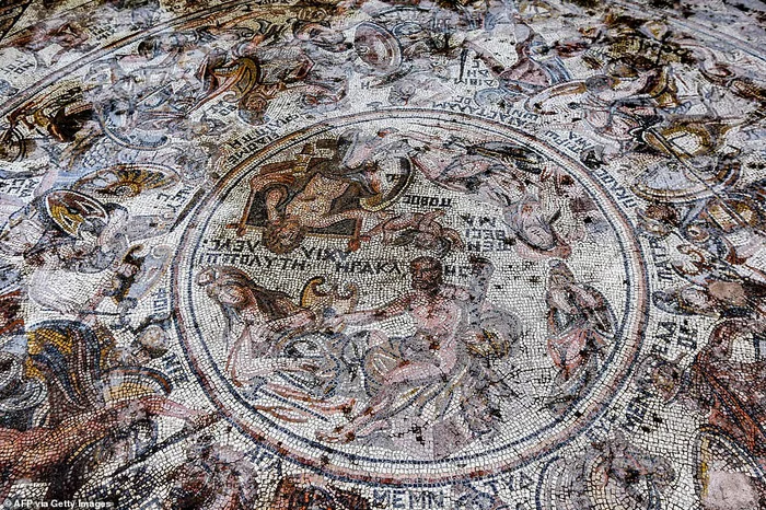 Mosaic depicting Trojan War found in Syria - My, Archeology, Trojan War, Mosaic, Syria, Archaeologists, Archaeological excavations, Longpost