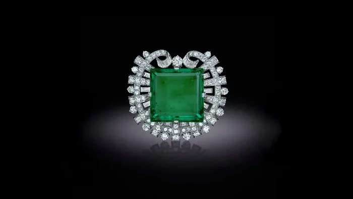 Emerald Hooker - a gem of exceptional color and purity - Emerald, Gems, Story, Jewelry, Interesting, Facts, Exclusiveness, Green, Minerals, A rock, beauty, Crystals, Brooch, Jewelcrafting, The best, The photo, Longpost