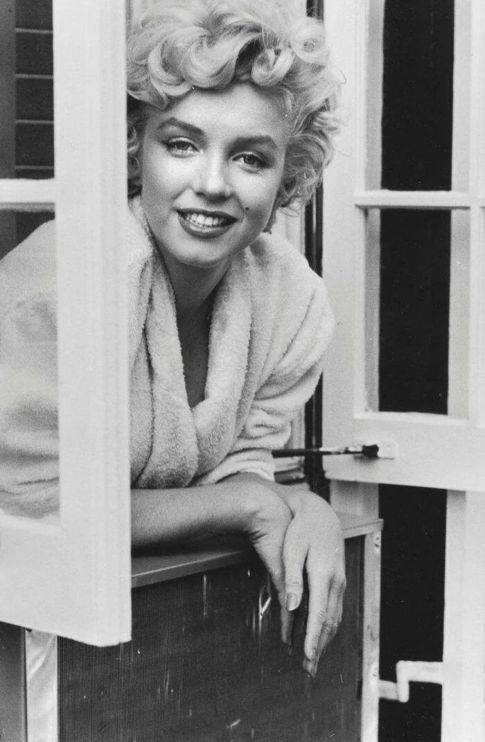 Marilyn Monroe in photographs by Elliott Erwitt (XII) Cycle Magnificent Marilyn 1125 part - Cycle, Gorgeous, Marilyn Monroe, Actors and actresses, Blonde, Girls, 1961, Black and white photo, Hollywood