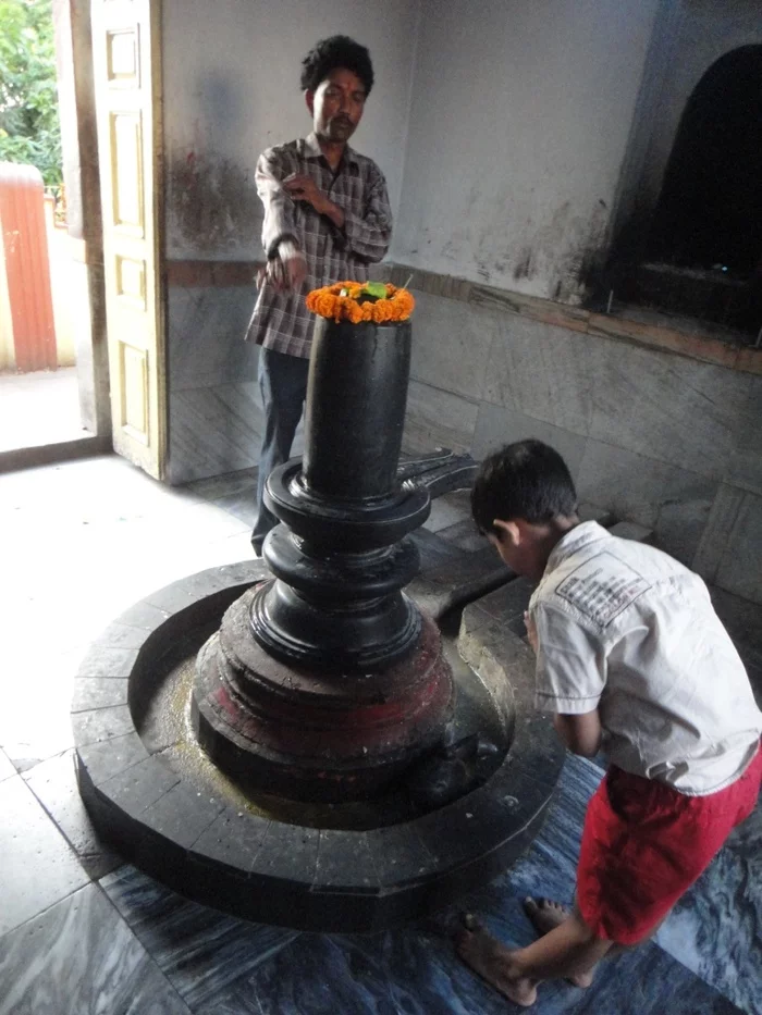 Ecstasy of devotion - Lingam, Shiva, Temple, Ecstasy, Prayer, Devotion, Longpost