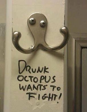 Пьяный осьминог хочет драться!