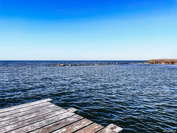 Stone spit on Ladoga - My, A rock, Ladoga, Ladoga lake, Lake, Pier, Landscape, The photo, Mobile photography