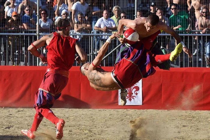 Florentine calcio soccer ball+boxing+wrestling+rugby - Italy, Traditions, Florentine calcio, Sport, Video, Longpost