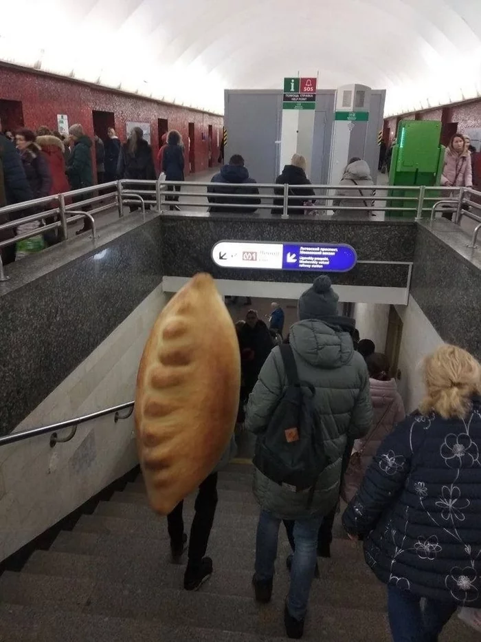 When you are hungry on the subway and you see food everywhere - Saint Petersburg, Metro, Fashion, Costume, Food