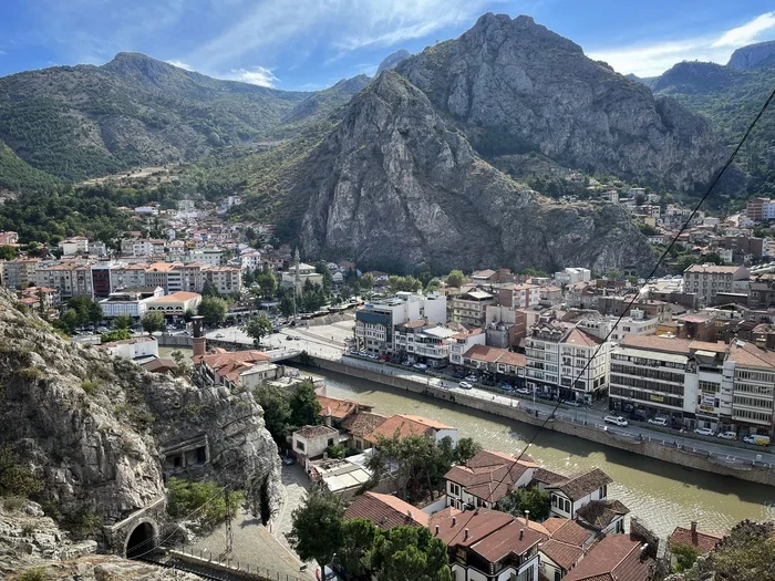 Amasya - city of apples and rock tombs - My, Туристы, Tourism, Travels, Turkey, Tea, Tombs, UNESCO, UNESCO Heritage Site, The photo, Mobile photography, Town, Longpost