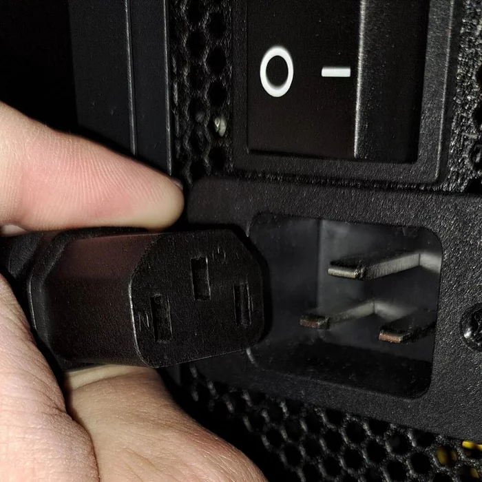 Not very nice... - Power Supply, Plug, Connector, Computer