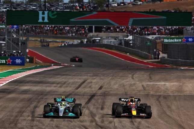 Not today, silver cowboy - Автоспорт, Formula 1, Race, Takeoff, Austin, Texas, USA, Red bull, Mercedes, Max Verstappen, Lewis Hamilton, Charles Leclerc, Carlos Sainz, George Russell, Sebastian Vettel, 2022, World championship, Video, Youtube, Longpost