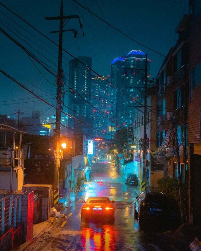 Tangled cables over a rain-drenched street. Yongsan-Gu, Seoul, South Korea - Seoul, South Korea, Night city