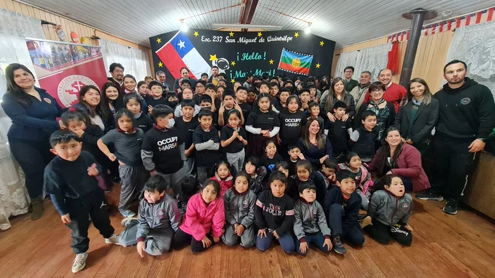 SpaceX space tourists donate $500,000 to connect more than 100 schools in Chile and Brazil to the network using Starlink - Spacex, Cosmonautics, Technologies, Starlink, Connection, Internet, Brazil, Donations, School, Children, Video, Longpost