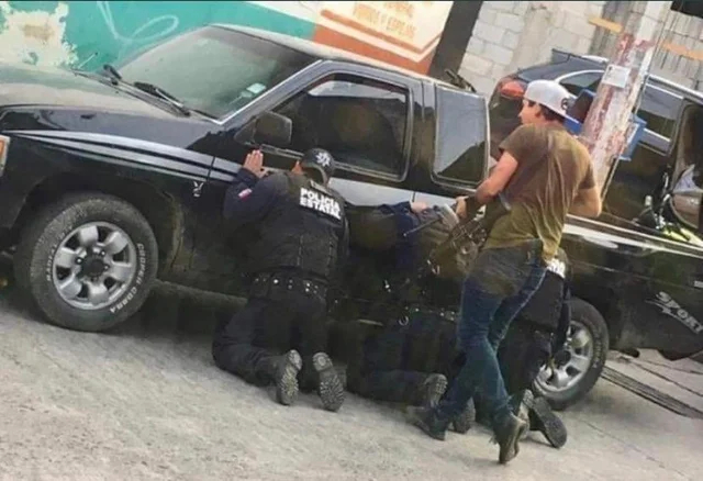 Mexican drug cartel member arrests cops - Cartel, Mexico, Weapon, Police, Negative