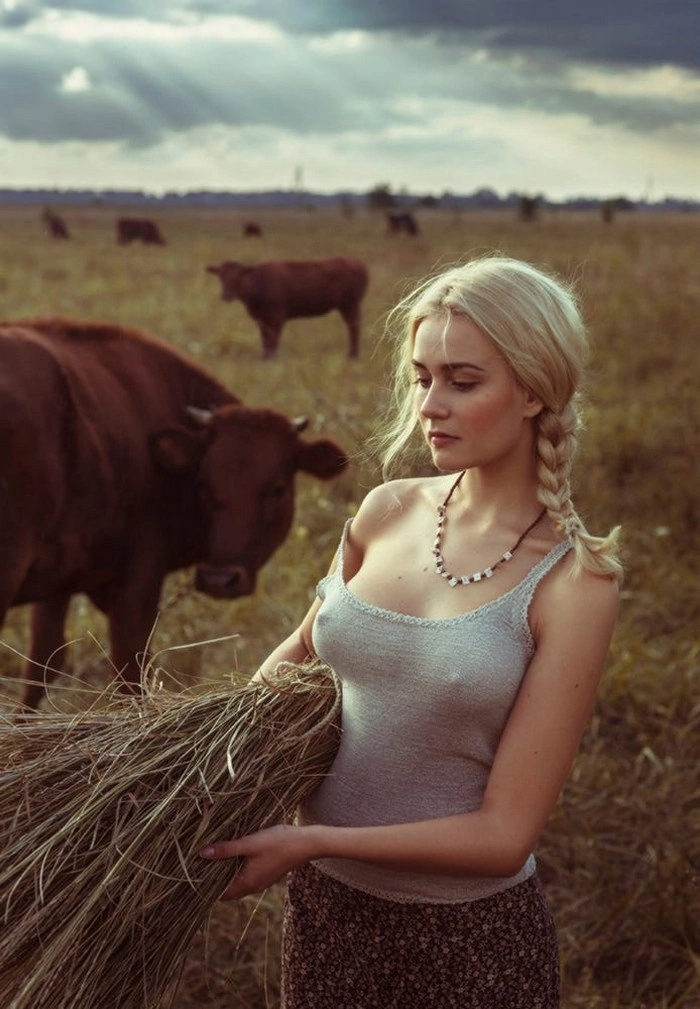 country girl - Girls, beauty, The photo, Blonde, Village, Cow, Nipples