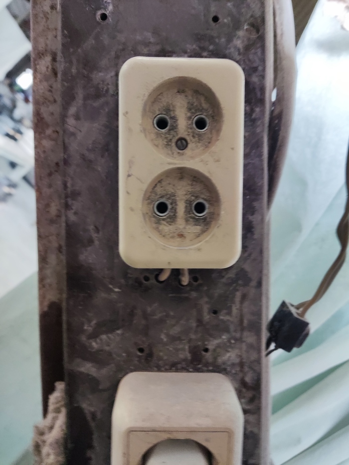 �������