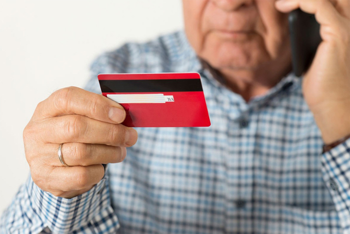 Россиянам порекомендовали не записывать близких в телефоне как «мама» и «папа»