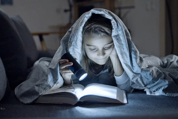 Is it true that reading in low light damages your eyesight? - My, Vision, The medicine, Person, Organism, Health, Facts, Проверка, Research, Informative, The science, Interesting, Reading, Books, Light, Longpost