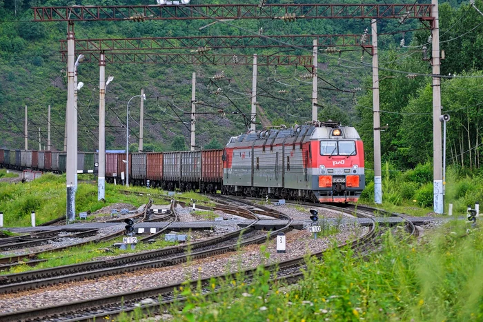 3ES5K-773 with a freight train - My, The photo, Railway, Irradiation