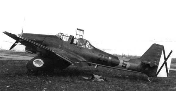 Иерихонская труба. Junkers Ju.87B-2 Stuka - Моё, Моделизм, Стендовый моделизм, Сборная модель, Хобби, Миниатюра, Своими руками, Рукоделие без процесса, Авиация, История, Самолет, Вторая мировая война, Масштабная модель, Коллекция, Коллекционирование, Германия, Люфтваффе, Юнкерс, Штука, Бомбардировщик, Видео, Длиннопост