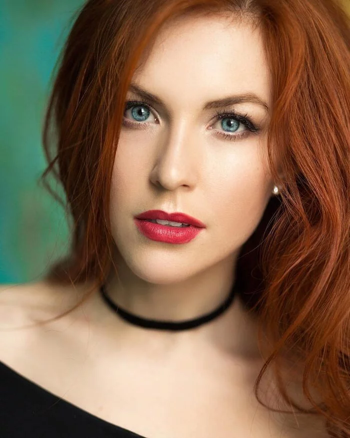 Sedunova Ksenia with REN TV news - Girls, Redheads, Blue eyes, Ren TV, news, Gorgeous, Longpost, Neckline