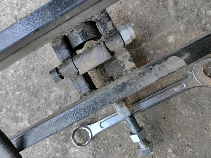 Homemade bike rack (bike platform) on Pajero 4 - My, Mitsubishi Pajero, A bike, Trunk, Longpost