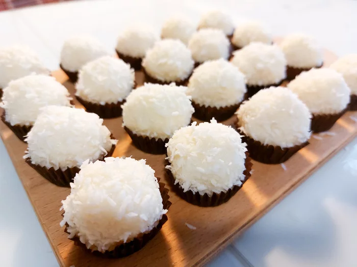 Sweets Raffaello without a waffle, simple and tasty) - Cooking, Dessert, Candy, Almond, Coconut chips, Sweets, Longpost