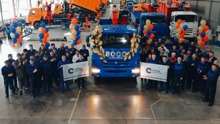 Daughter of KamAZ produced the 8000th truck crane. Work 10 years - news, Russia, Production, Kamaz, Tap, Anniversary, Truck crane