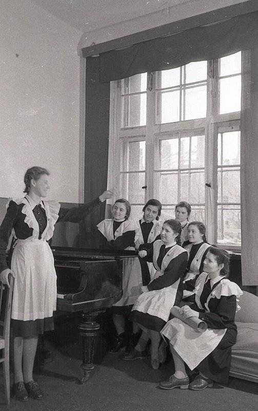 Final exams, 1952 - Old photo, Black and white photo, the USSR, 1952, 50th, School uniform