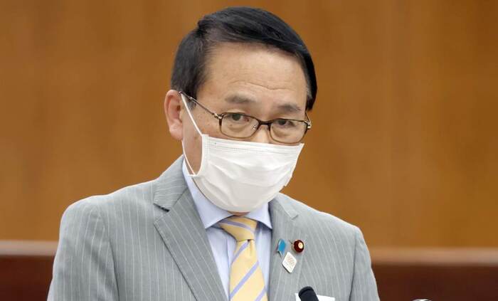 Японский министр попал во все СМИ после жалобы на то, что редко попадает в СМИ Япония, Курьез