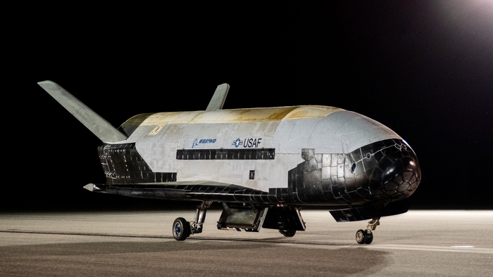 Космоплан X-37B вернулся на Землю после 908 дней полета Космонавтика, Космос, Технологии, NASA, США, X-37b, Boeing, Космоплан, Видео, Длиннопост