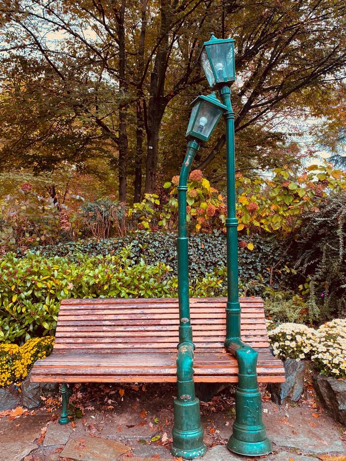 Couples in love - The photo, Bench, Pillar, Italy, Turin, Sculpture, Benches