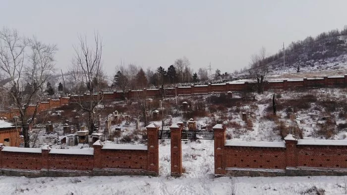 В  поисках клада: почему вандалы разрушают старинное еврейское захоронение? (фото, видео) Евреи, Кладбище, Вандализм, Клад, Захоронение, Длиннопост, История, Видео