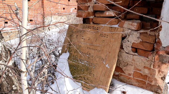 В  поисках клада: почему вандалы разрушают старинное еврейское захоронение? (фото, видео) Евреи, Кладбище, Вандализм, Клад, Захоронение, Длиннопост, История, Видео
