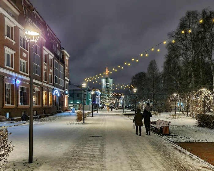 Прогулка по Чумбаровке - Моё, Мобильная фотография, Архангельск, Ночь, Фонарь, Длиннопост