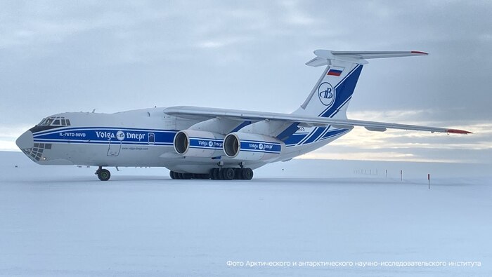 Ил-76ТД-90ВД открыл эксплуатацию нового снежно-ледового аэродрома Антарктида, Ил-76, Аэродром, Самолет
