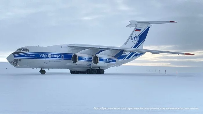 Il-76TD-90VD opened the operation of a new snow and ice airfield - Antarctica, IL-76, Aerodrome, Airplane