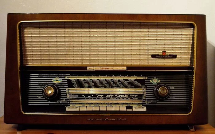 World Radio - Nostalgia, Radio, Radio point