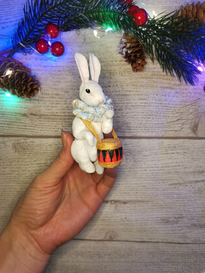 Зайчик-барабанщик