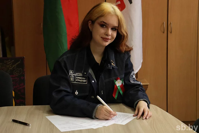 “I want to work for Atlanta. Together with a student of BSU, they filled out a questionnaire for obtaining a working specialty - Republic of Belarus, Students, Atlant, Speciality, Brsm