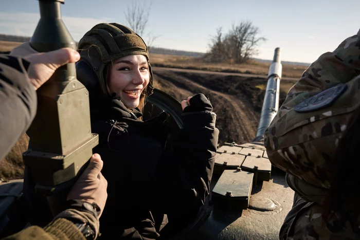 How I rode a tank with Mariana Naumova - My, Photographer, Donbass, DPR, PHOTOSESSION, The photo, Donetsk, Donetsk region, Tanks, Tankers, Military establishment, Russia, Special operation, First channel, Media and press, Politics, War in Ukraine, Video, Youtube, Longpost