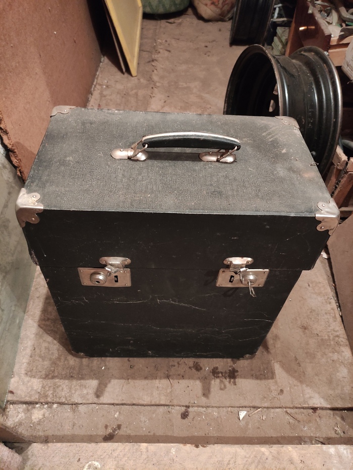 Друг позвал к себе в подвал Раритет, Сделано в СССР, СССР, Электроника, Советское, Музыкальные инструменты, Старые игрушки, Видео, Вертикальное видео, Длиннопост, Zx Spectrum