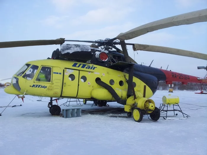 Features of the Mi-8 in the winter - My, Mi-8, Helicopter, Aviation, Blades, Stove