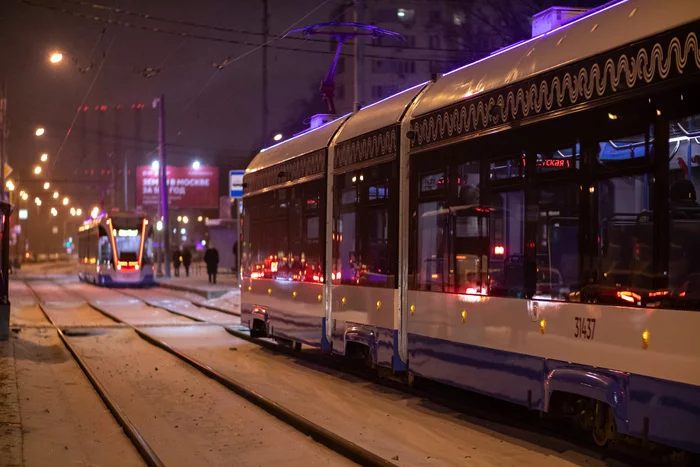 Snow. The outside. Tram - My, The photo, Moscow, Beginning photographer, Canon, Snow, Winter, Night, Longpost