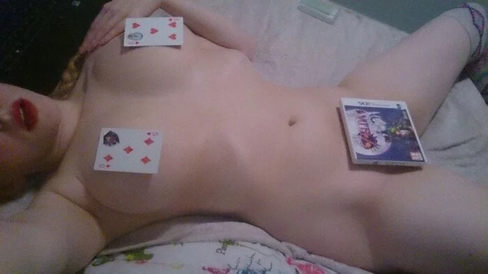 I went to play board games with just a girl friend. They're girls just about sex and they think!!! 11 - NSFW, Sexuality, Girls, Erotic, Brown-haired woman, Boobs, Stomach, Legs, No face, Knee socks