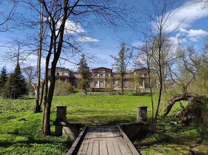 Porkhov. Manor Volyshevo - My, Travels, sights, Story, Pskov, Porkhov, Manor, Ruins, Mat, Longpost