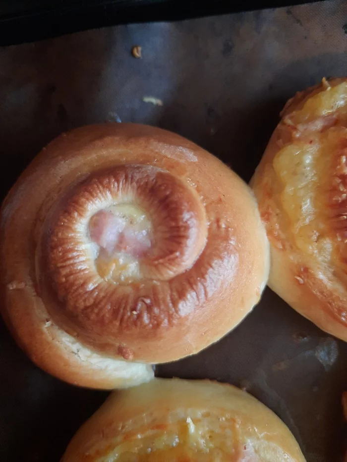 Bake buns - My, Cooking, Pareidolia, Buns